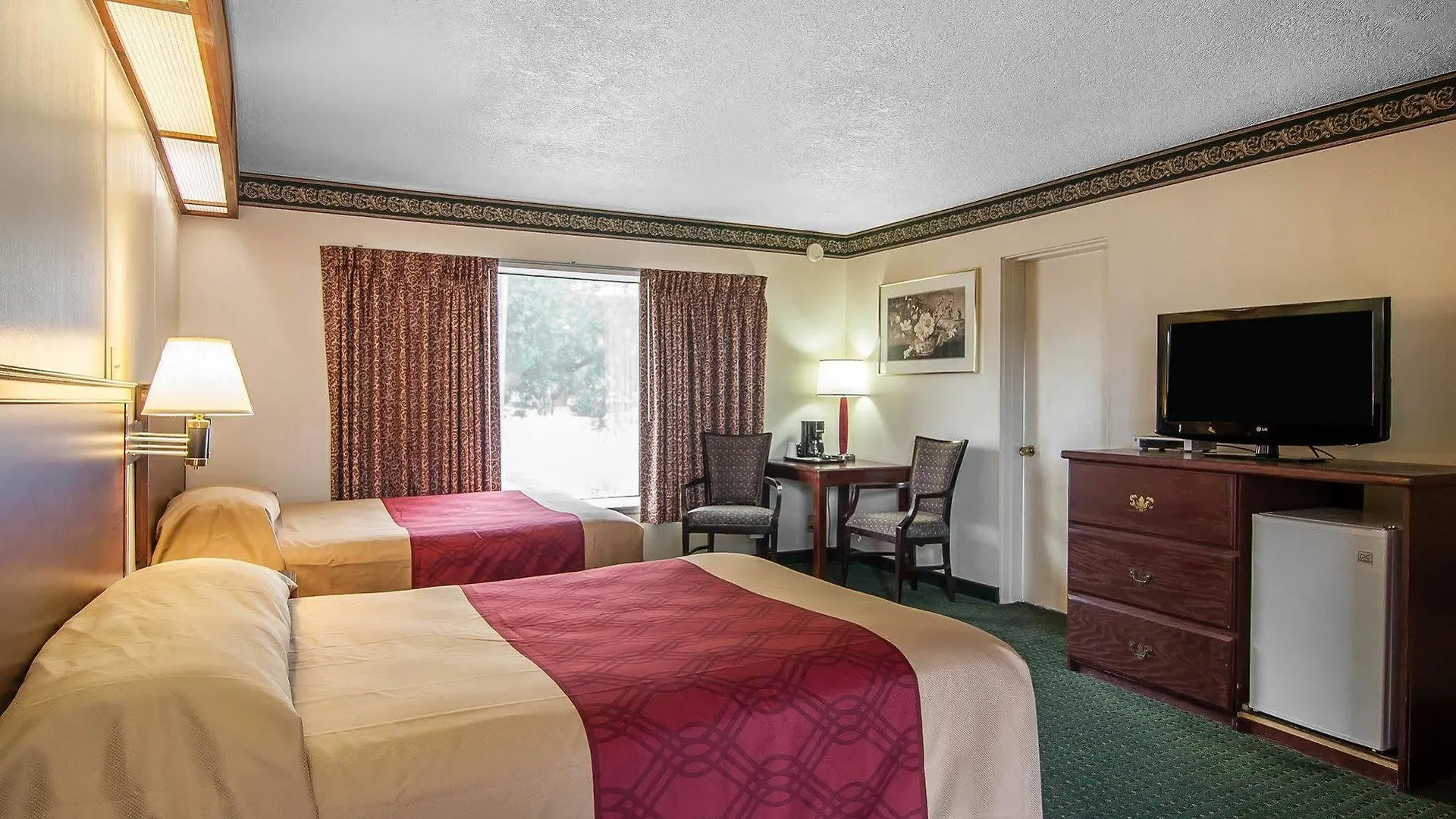 Rodeway Inn Convention Center Portland 2*,